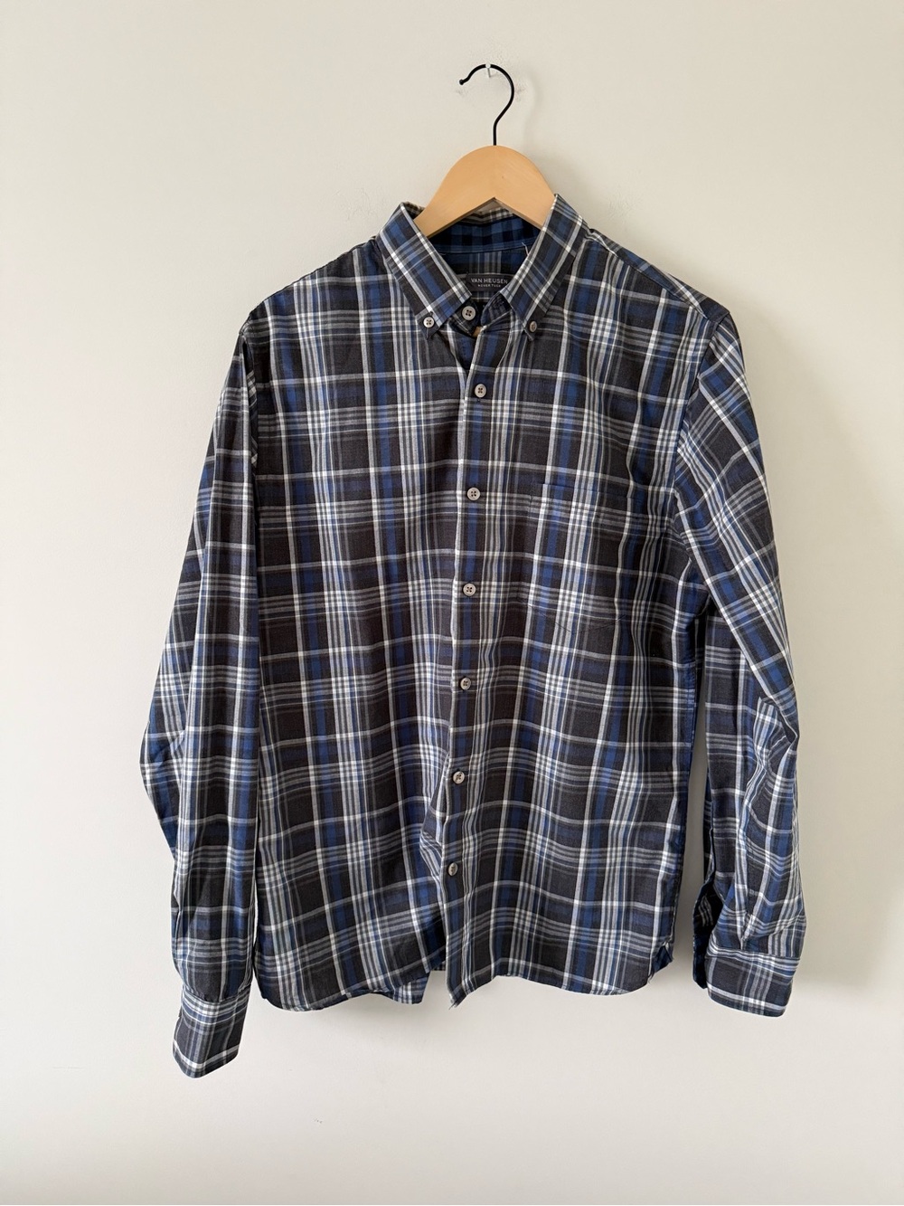 Van Heusen Men's Navy and White Plaid Button-Down Dress Shirt (size medium)